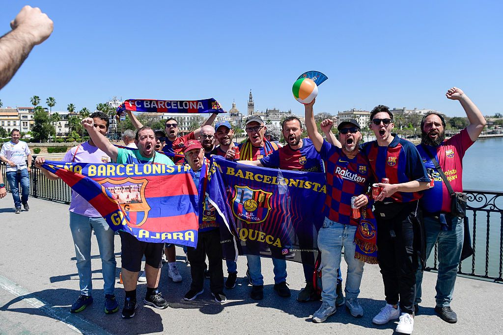 barcelona fans.jpg